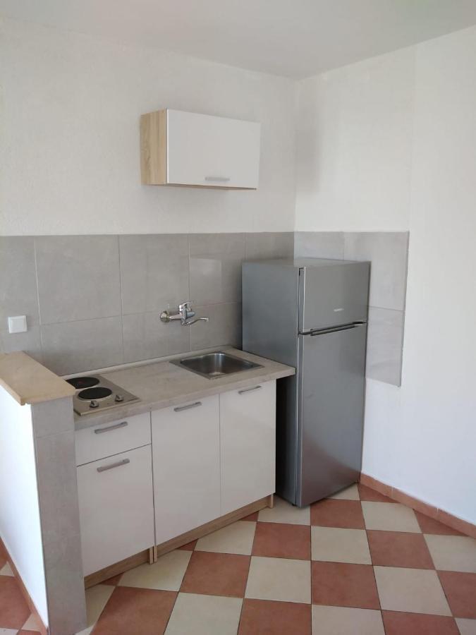 סרסר Apartmani Urlic חדר תמונה