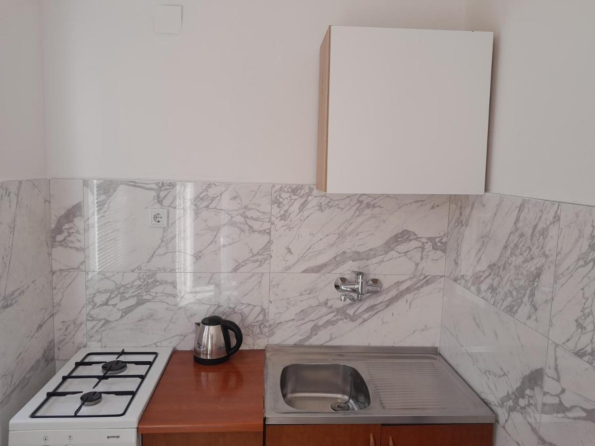 סרסר Apartmani Urlic מראה חיצוני תמונה