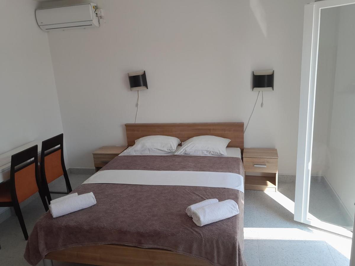 סרסר Apartmani Urlic מראה חיצוני תמונה