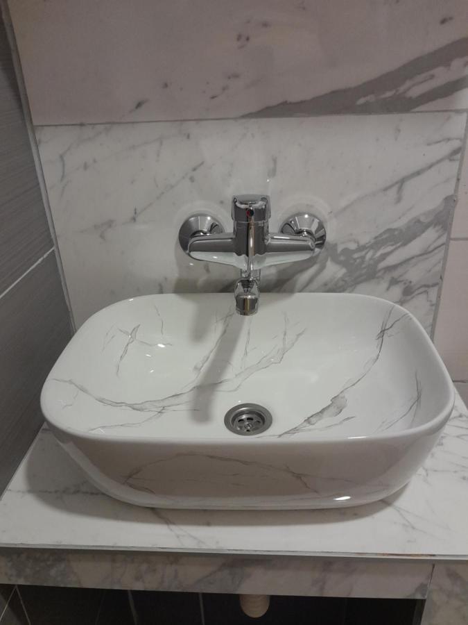 סרסר Apartmani Urlic מראה חיצוני תמונה