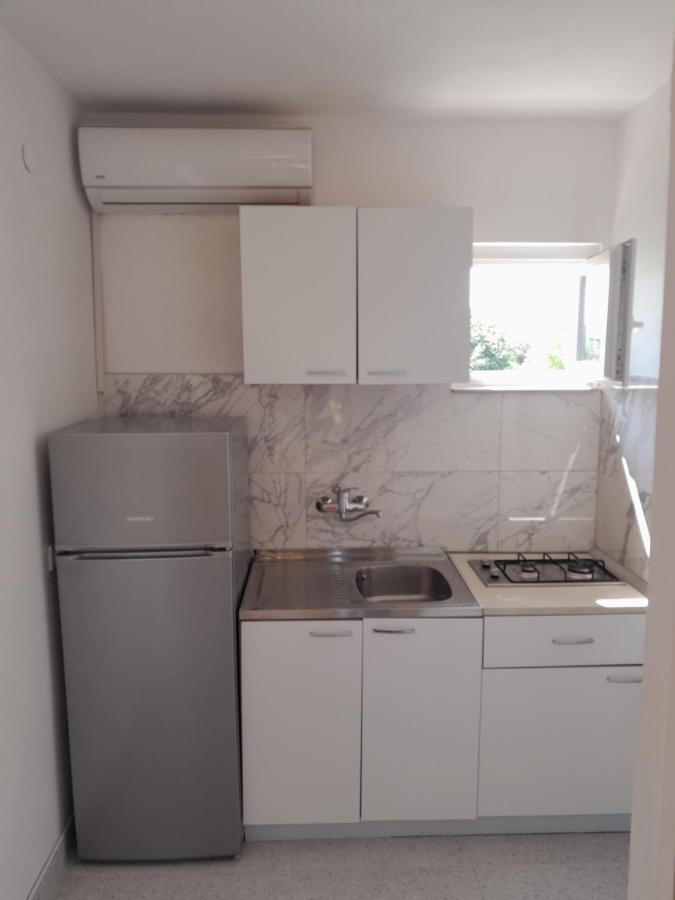 סרסר Apartmani Urlic מראה חיצוני תמונה