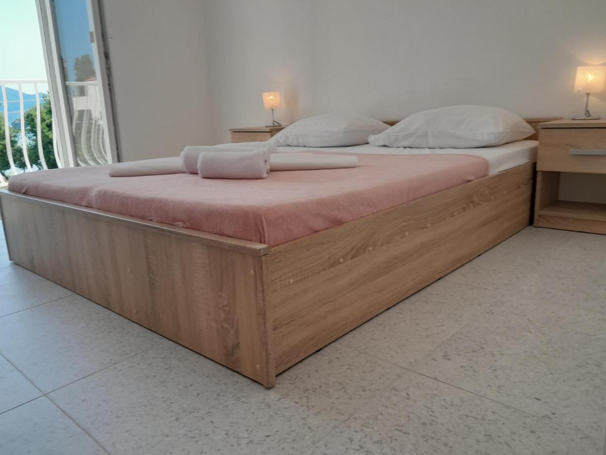סרסר Apartmani Urlic מראה חיצוני תמונה