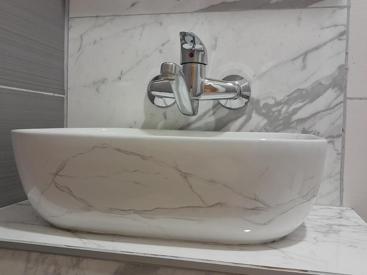סרסר Apartmani Urlic מראה חיצוני תמונה