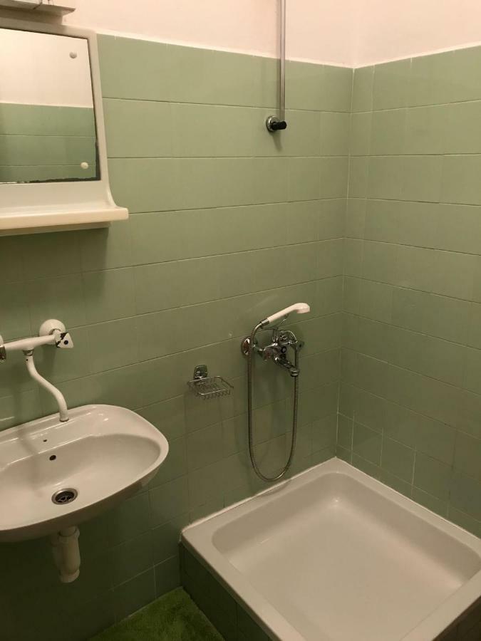 סרסר Apartmani Urlic מראה חיצוני תמונה